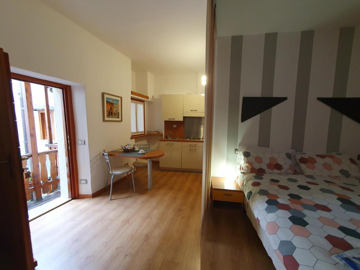 Appartamenti Vacanze E Camere Roccetta Fiorita Петенаско Стая снимка
