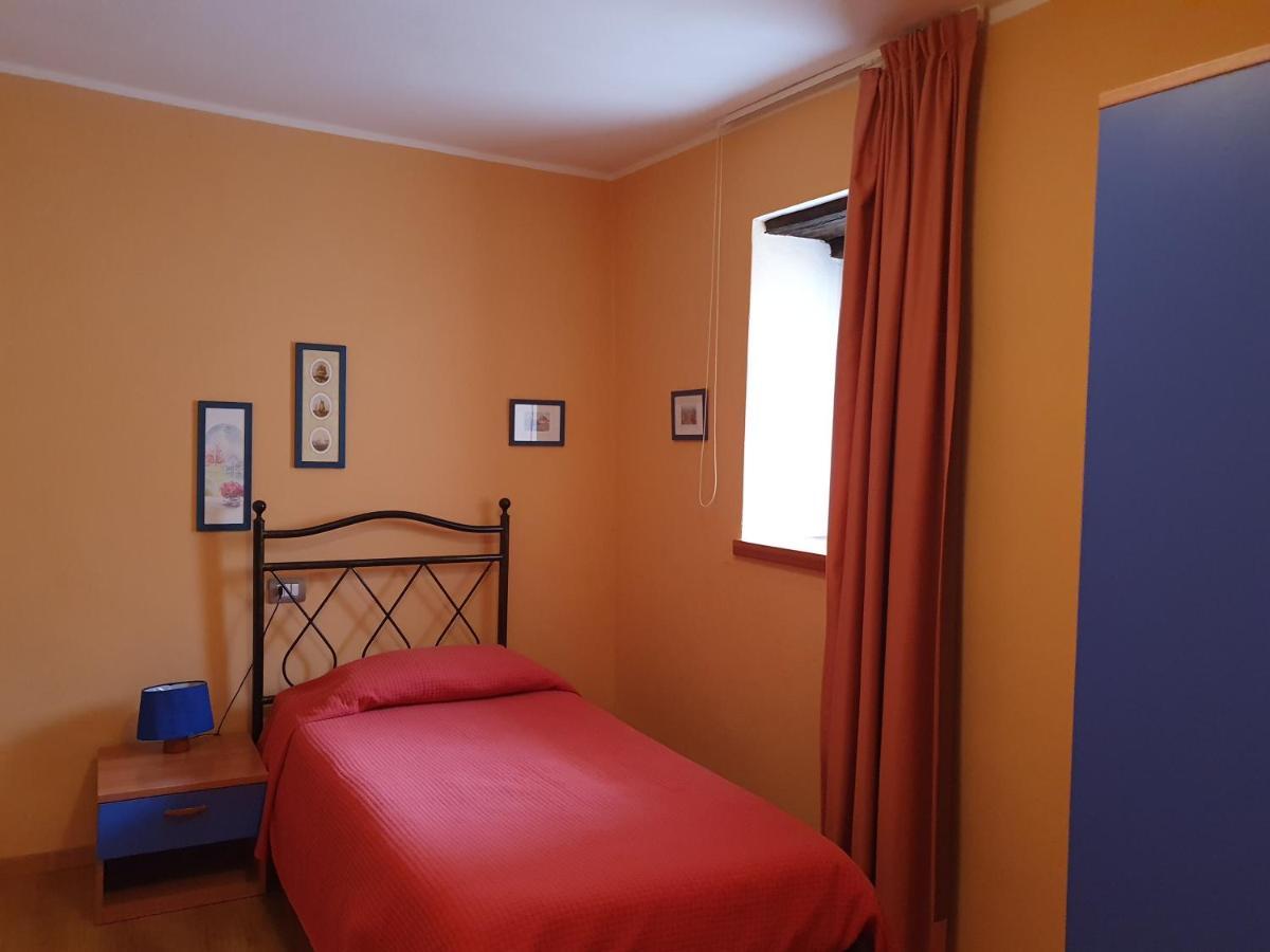 Appartamenti Vacanze E Camere Roccetta Fiorita Петенаско Стая снимка