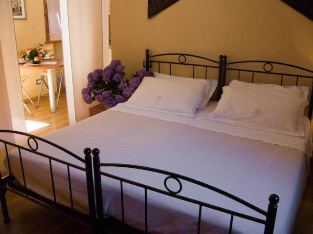Appartamenti Vacanze E Camere Roccetta Fiorita Петенаско Екстериор снимка