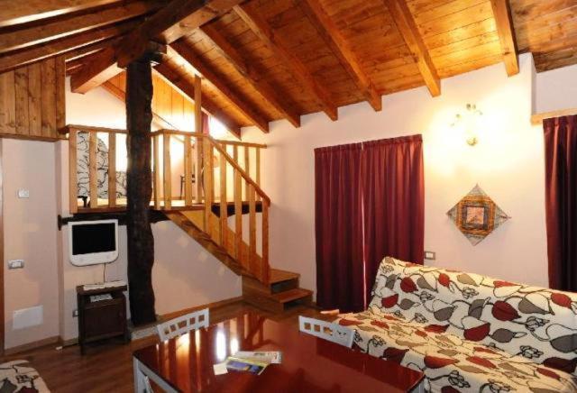Appartamenti Vacanze E Camere Roccetta Fiorita Петенаско Екстериор снимка