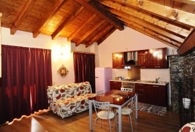 Appartamenti Vacanze E Camere Roccetta Fiorita Петенаско Екстериор снимка