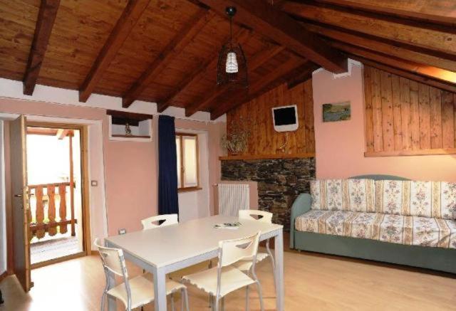 Appartamenti Vacanze E Camere Roccetta Fiorita Петенаско Екстериор снимка