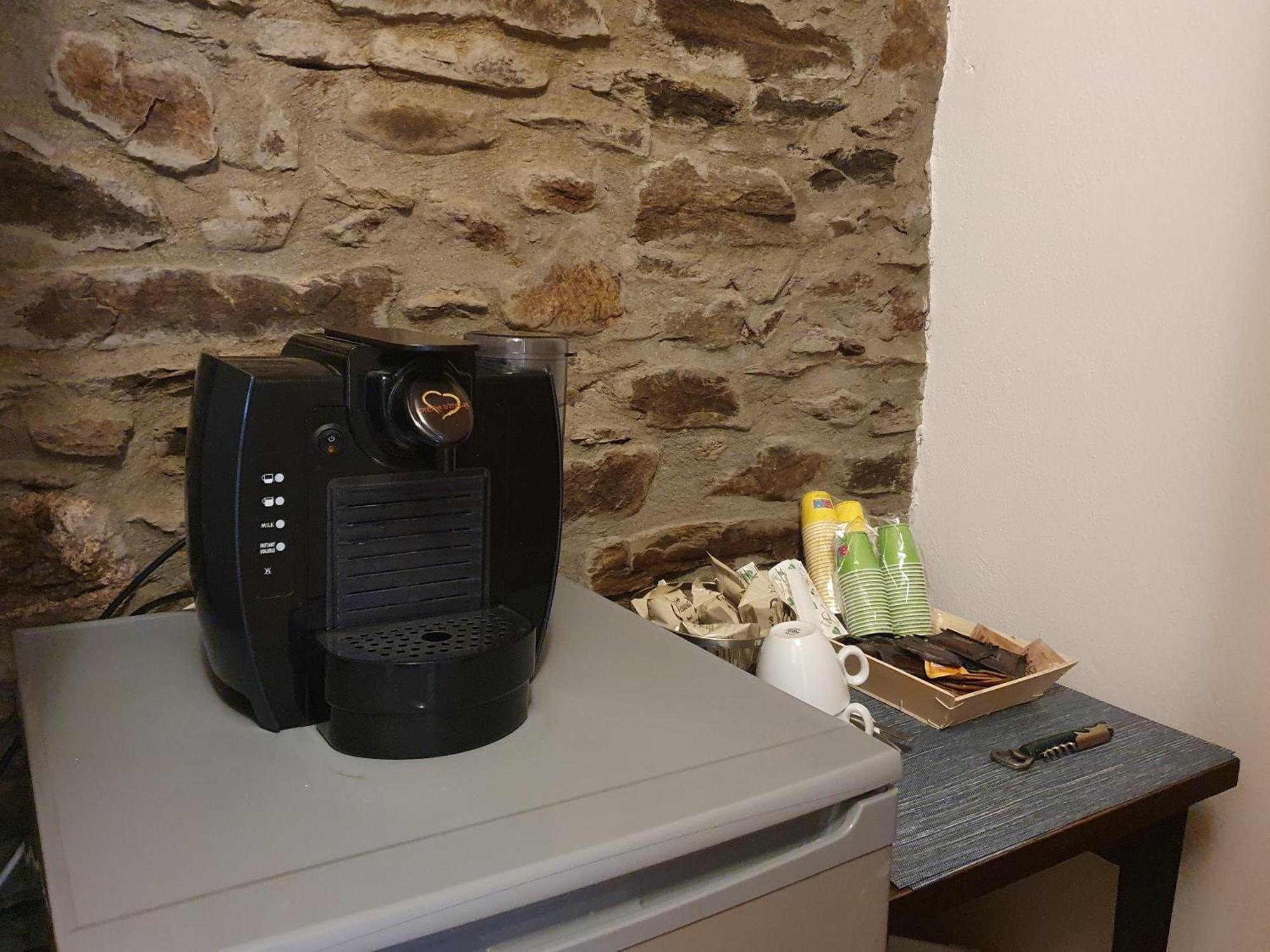 Appartamenti Vacanze E Camere Roccetta Fiorita Петенаско Стая снимка